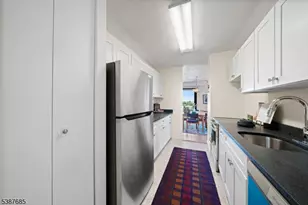 7855 Blvd E, North Bergen Twp., NJ 07047 - Photo 20