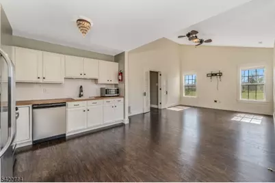 409 Hunt Dr, Holland Township, NJ 08848 - Photo 12