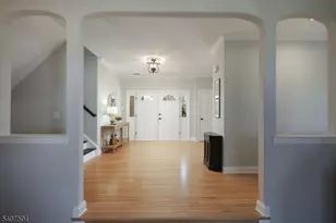 82 Oxford Pl, Hillsborough Township, NJ 08844 - Photo 8