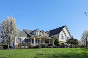 82 Oxford Pl, Hillsborough Township, NJ 08844 - Photo 2