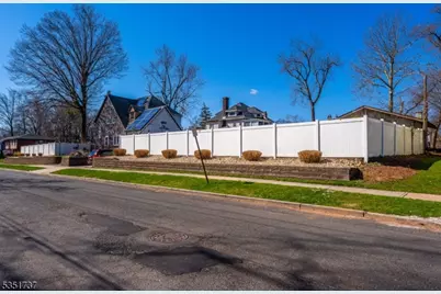 426 Walnut St, Roselle, NJ 07203 - Photo 32