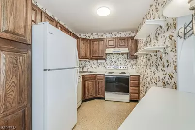 79 Carriage Ln, Sparta Township, NJ 07871 - Photo 10