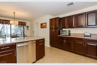 94 Hagerman Ct, Bridgewater, NJ 08807 - Photo 10