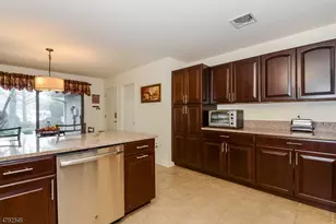 94 Hagerman Ct, Bridgewater, NJ 08807 - Photo 10