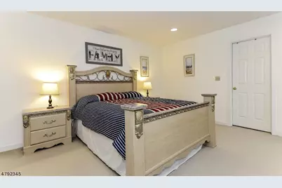 94 Hagerman Ct, Bridgewater, NJ 08807 - Photo 14