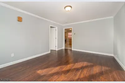 46 Center St, Clifton, NJ 07011 - Photo 8