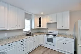 422 Brown Trail, Hopatcong, NJ 07843 - Photo 4