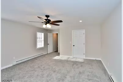 422 Brown Trl, Hopatcong, NJ 07843 - Photo 8