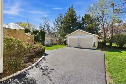 894 Ridgewood Road, Millburn, NJ 07041 - Photo 32