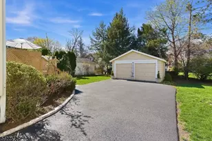 894 Ridgewood Rd, Millburn, NJ 07041 - Photo 32