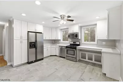 371 A Elizabeth Ave #A, Franklin Township, NJ 08873 - Photo 6