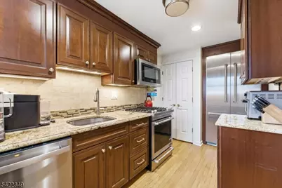 260 Walnut St #9, Westfield, NJ 07090 - Photo 10