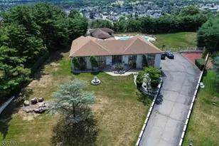 8 Lookout Point Trail, Totowa, NJ 07512 - Photo 1