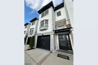 3 Harbor Front Ct, Elizabeth, NJ 07206 - Photo 1