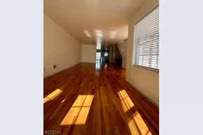 3 Harbor Front Ct, Elizabeth, NJ 07206 - Photo 8