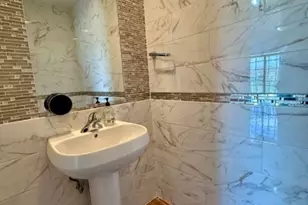 3 Harbor Front Ct, Elizabeth, NJ 07206 - Photo 8