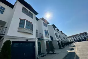 3 Harbor Front Ct, Elizabeth, NJ 07206 - Photo 2