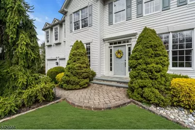 17 Bedford Dr, Bernards Township, NJ 07920 - Photo 2