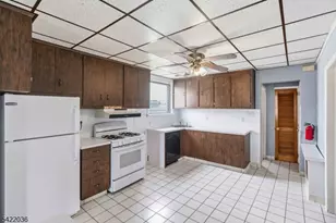 36 Edison St, Bloomfield, NJ 07003 - Photo 4