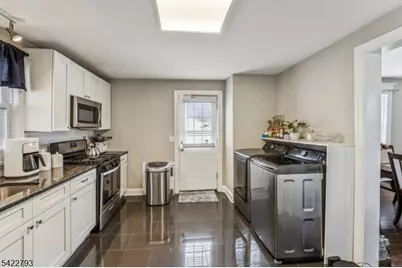 21 Ellington St, East Orange, NJ 07017 - Photo 12