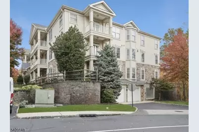 1010 Holly Ln #10, Cedar Grove, NJ 07009 - Photo 2