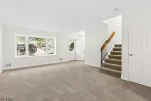 28 Wareham Ct, Scotch Plains Township, NJ 07076 - Photo 4