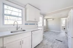 19 Homestead Rd, Jefferson Township, NJ 07849 - Photo 4