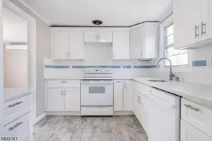 19 Homestead Rd, Jefferson Township, NJ 07849 - Photo 6