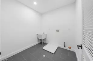 540 Muriel Pkwy, Elizabeth, NJ 07208 - Photo 16