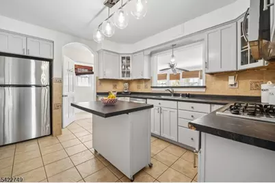 936 Arnet Ave, Union Township, NJ 07083 - Photo 12