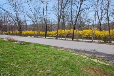 25 Railroad Ave, Califon, NJ 07830 - Photo 2