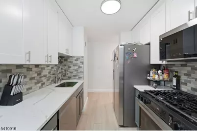 712 N Broad St #3C, Elizabeth, NJ 07208 - Photo 10