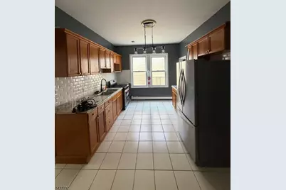 32 Rosehill Pl, Irvington, NJ 07111 - Photo 4