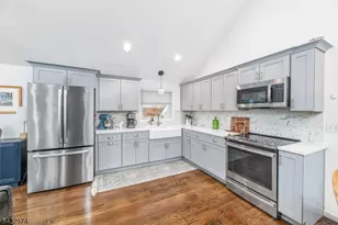 361 E Lakeshore Dr, Vernon, NJ 07422 - Photo 8