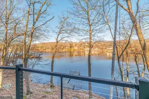 361 E Lakeshore Dr, Vernon, NJ 07422 - Photo 30