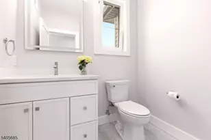 237B S Main St, Raritan Township, NJ 08822 - Photo 16