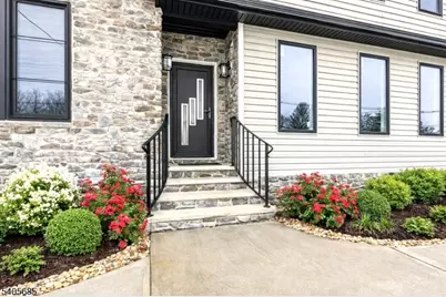 237B S Main St, Raritan Township, NJ 08822 - Photo 4