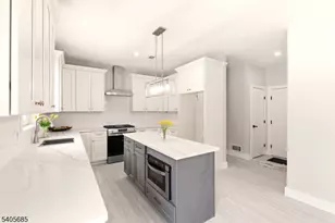 237B S Main St, Raritan Township, NJ 08822 - Photo 14