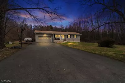 41 Kent Rd, Hampton Township, NJ 07860 - Photo 2