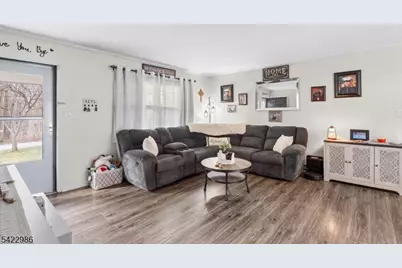 41 Kent Rd, Hampton Township, NJ 07860 - Photo 8