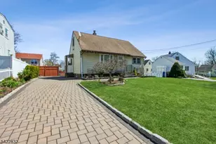 33 Adams St, Woodbridge Township, NJ 08830 - Photo 2