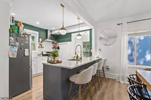 42 Richelieu Pl, Newark, NJ 07106 - Photo 1