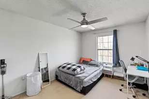 25 Chelsea Ct, Franklin Township, NJ 08823 - Photo 6