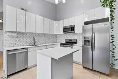 25 Chelsea Ct #25, Franklin Township, NJ 08823 - Photo 2