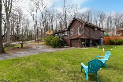 204 Aniwa Rd, Highland Lakes, NJ 07422 - Photo 2