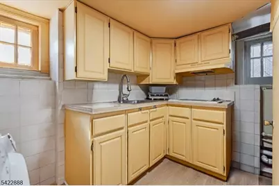 652 54 1st Ave, Elizabeth, NJ 07202 - Photo 24