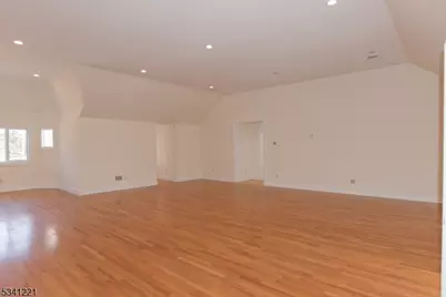 673 Glendale Rd, Franklin Lakes, NJ 07417 - Photo 12