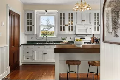 25 Old Turnpike Rd, Tewksbury Township, NJ 08858 - Photo 18