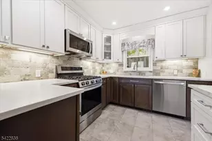 29 Sunset Ave, Butler, NJ 07405 - Photo 12