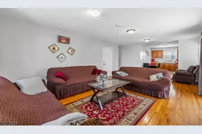 128 Leslie St, Newark, NJ 07112 - Photo 2